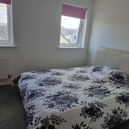 Kingsize Room Close To The A30 Camborne Pool Exterior foto