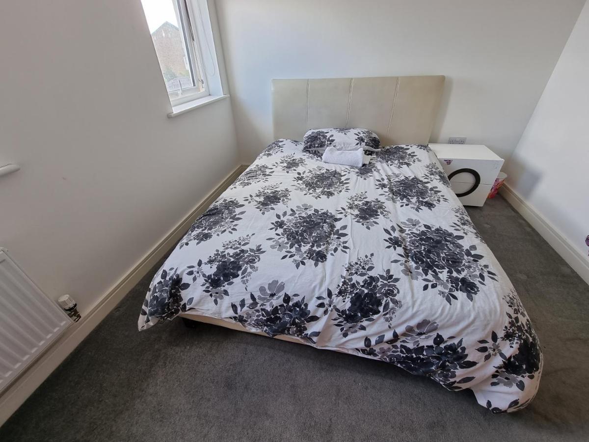 Kingsize Room Close To The A30 Camborne Pool Exterior foto